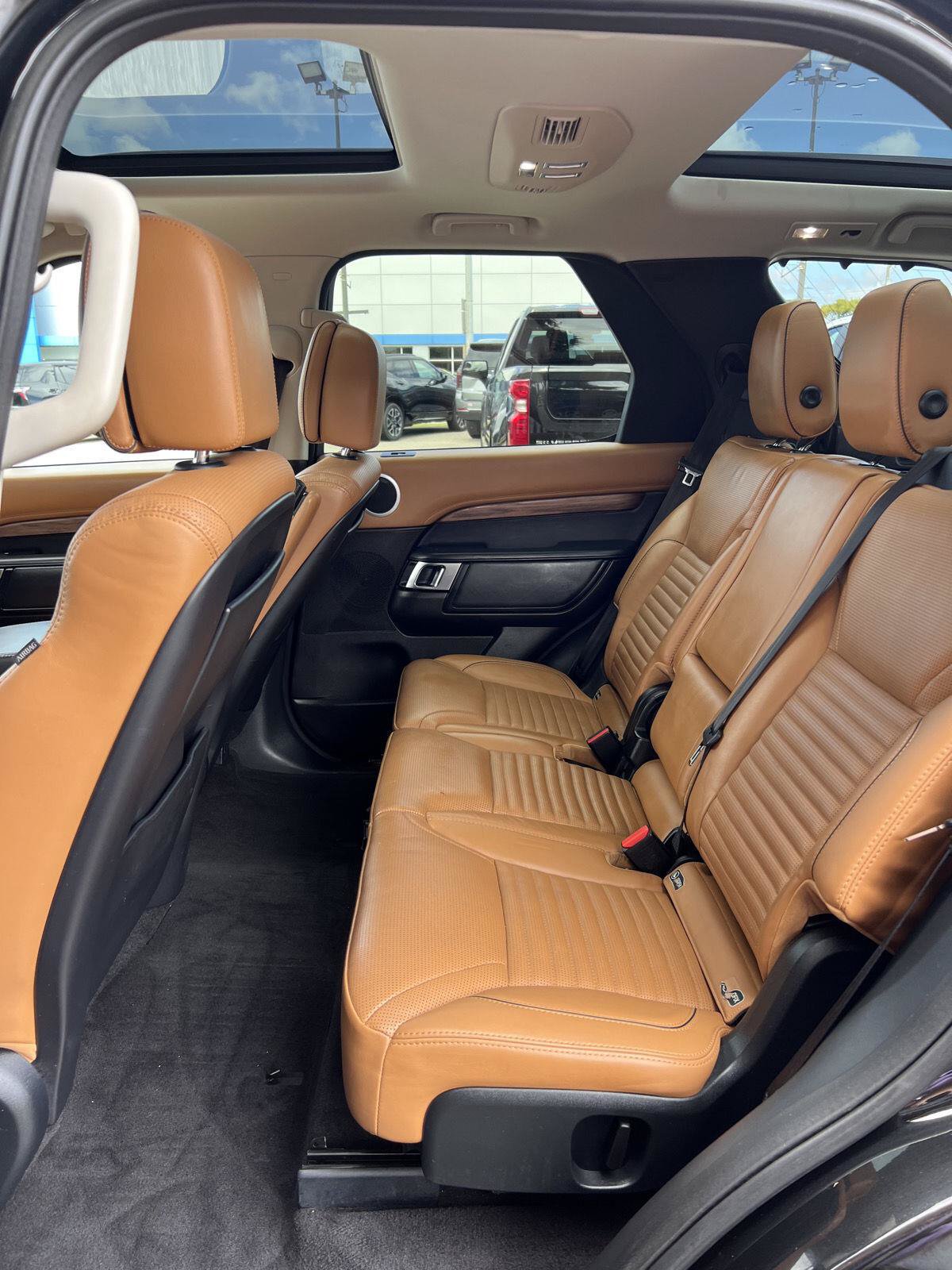 Used 2018 Land Rover Discovery HSE Luxury AWD/4WD image 34