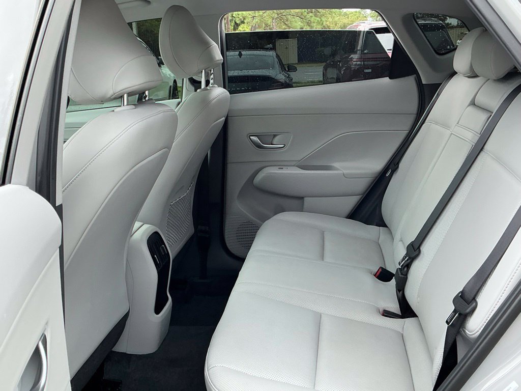 Used 2025 Hyundai Kona Limited FWD image 24