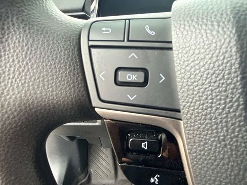 Used 2025 Toyota Camry LE w/ Convenience Package image 26