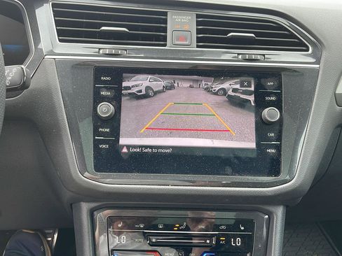 Used 2024 Volkswagen Tiguan SE R-Line AWD/4WD image 16