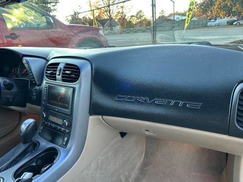 Used 2006 Chevrolet Corvette Convertible w/ Preferred Equipment Group image 16
