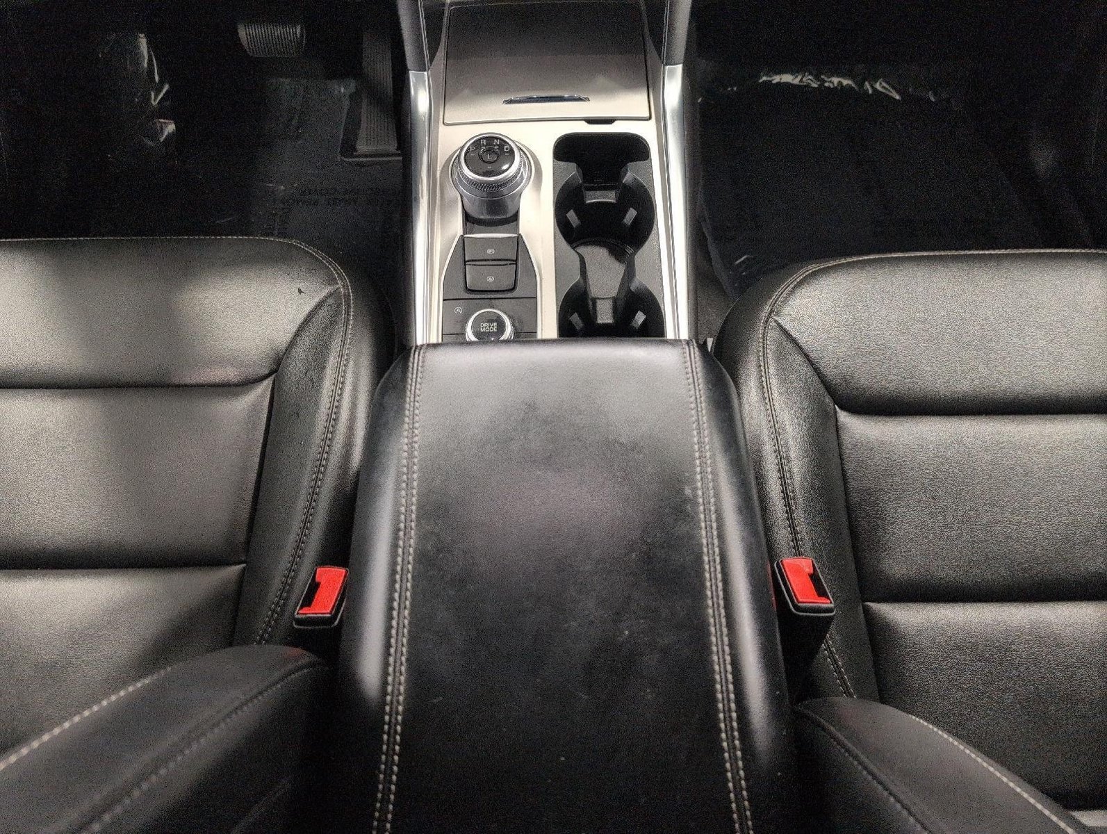 Used 2024 Ford Explorer XLT w/ Equipment Group 202A AWD/4WD image 17