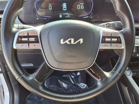 Used 2025 Kia Telluride S image 17