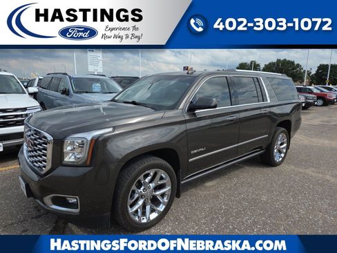 Used 2019 GMC Yukon XL Denali w/ Denali Ultimate Package AWD/4WD image 1