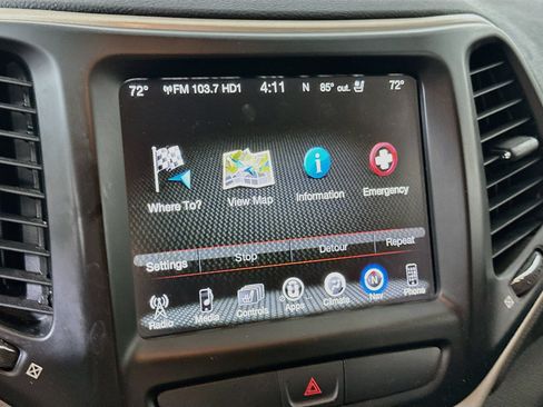 Used 2016 Jeep Cherokee Limited w/ Luxury Group FWD image 22