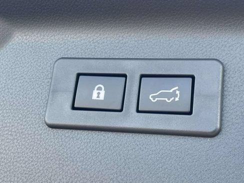 Used 2025 Subaru Forester Premium w/ Convenience Package #1 AWD/4WD image 12