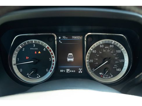 Used 2019 Nissan Titan SV w/ SV Convenience Package AWD/4WD image 22