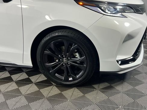 Used 2025 Toyota Sienna XSE image 12