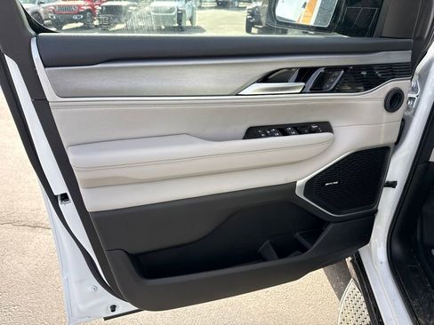 New 2026 Jeep Grand Wagoneer L w/ Premium Group I image 9