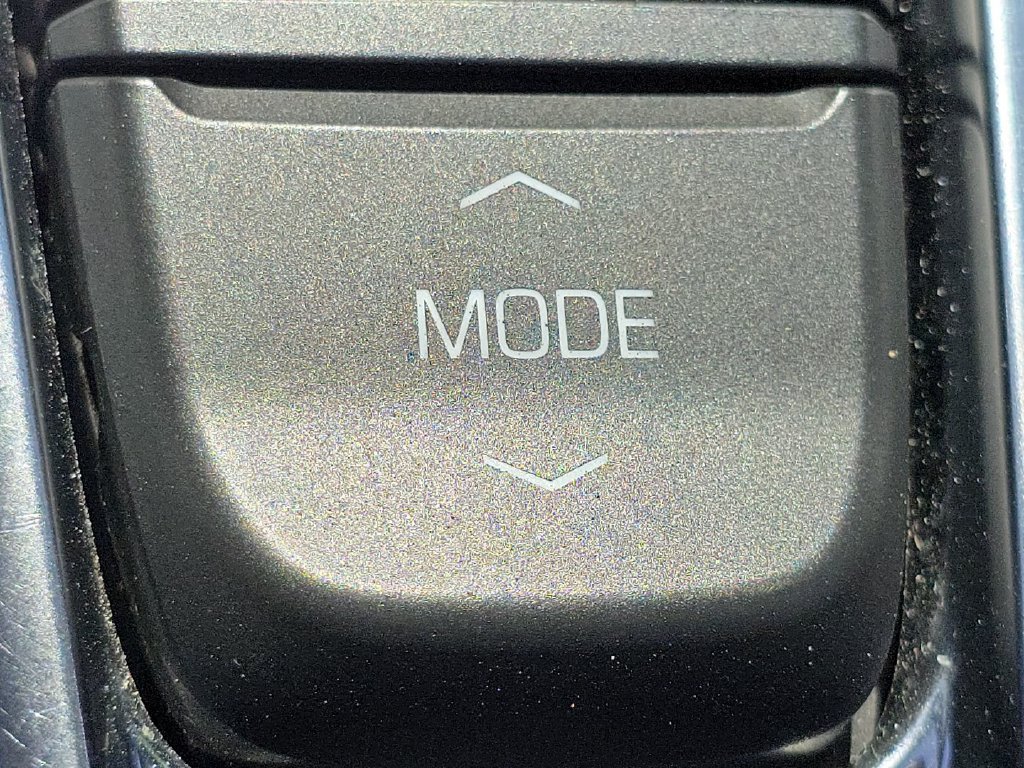 Used 2023 Chevrolet Camaro LT RWD image 31