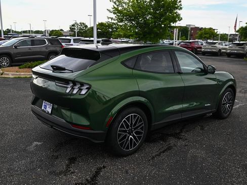 Used 2025 Ford Mustang Mach-E Premium AWD/4WD image 5