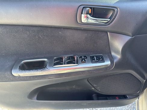 Used 2002 Toyota Camry LE image 9