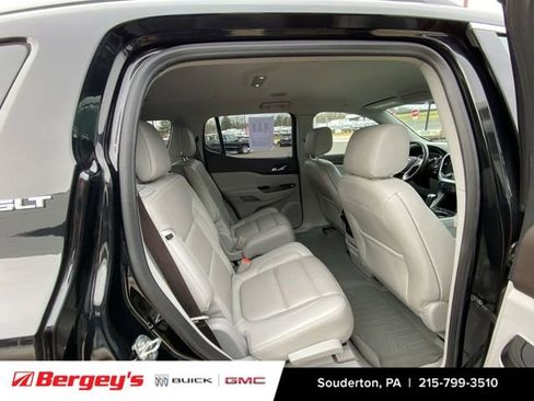 Used 2019 GMC Acadia SLT image 24