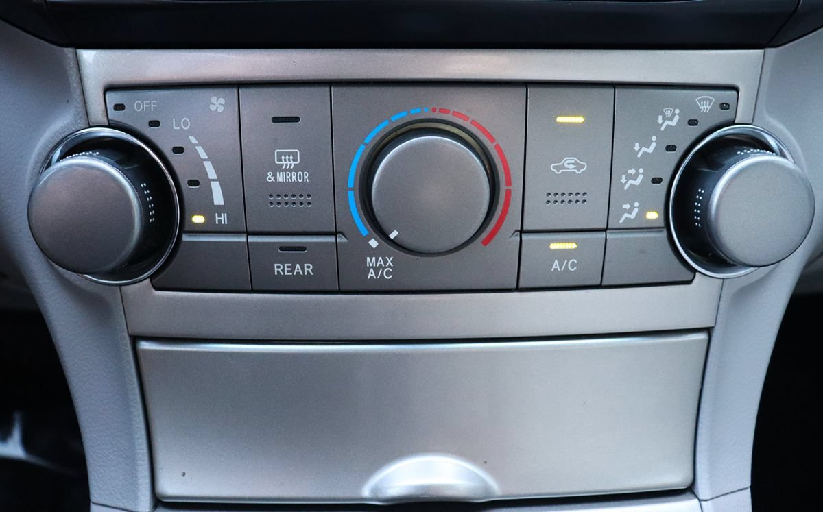 Used 2013 Toyota Highlander Plus FWD image 46