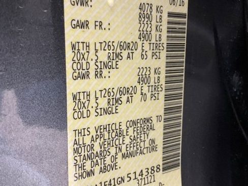 Used 2016 Nissan Titan SV image 30