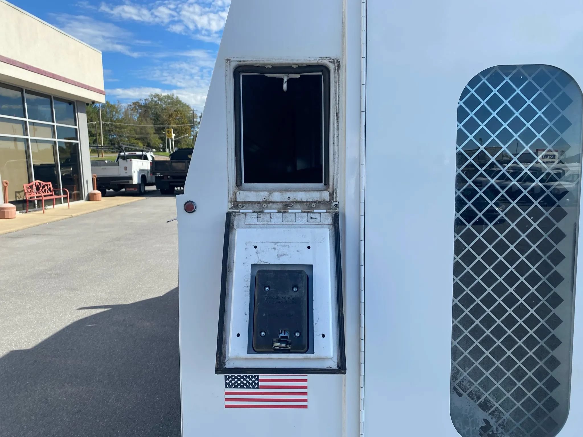 Used 2018 Chevrolet Express 3500 w/ Power Convenience Package RWD image 25