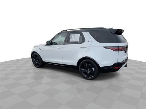 Used 2024 Land Rover Discovery Dynamic SE image 6