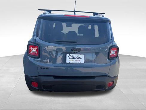 Used 2017 Jeep Renegade Altitude AWD/4WD image 4