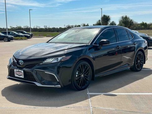 Used 2024 Toyota Camry XSE w/ Cold Weather Package FWD image 7