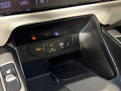 Used 2025 Kia Sorento X-Line EX AWD/4WD image 19