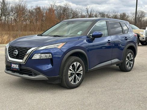 Used 2023 Nissan Rogue SV image 1