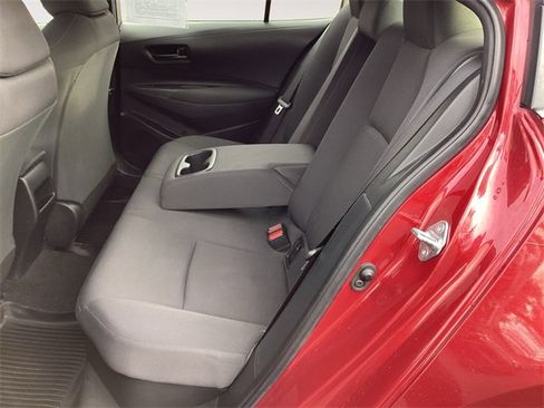 Used 2022 Toyota Corolla LE image 13