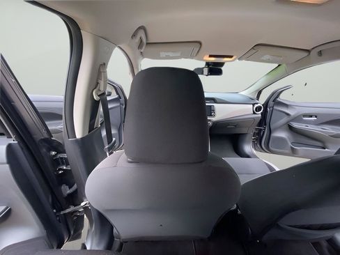 Used 2021 Nissan Versa SV FWD image 31