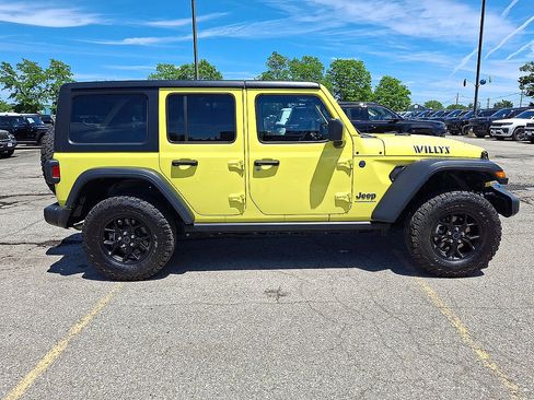 Used 2024 Jeep Wrangler Unlimited AWD/4WD image 32