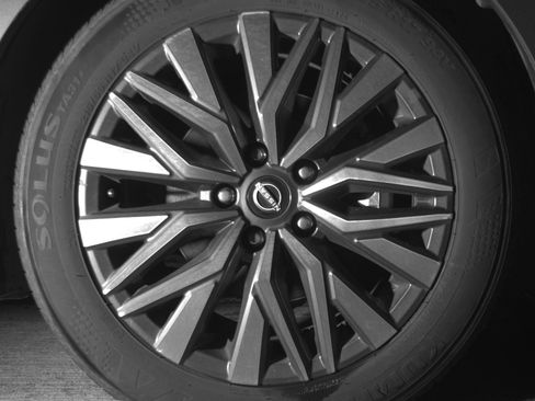 Used 2025 Nissan Altima 2.5 SV image 13