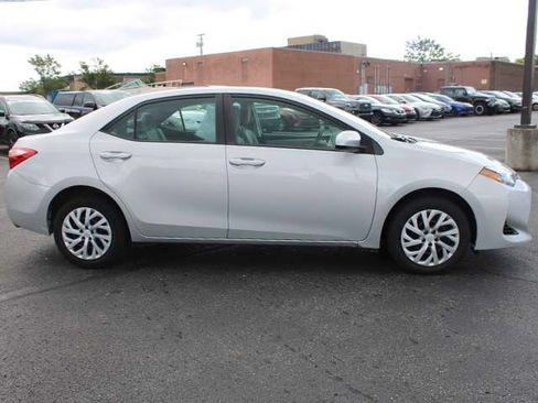 Used 2017 Toyota Corolla LE FWD image 5