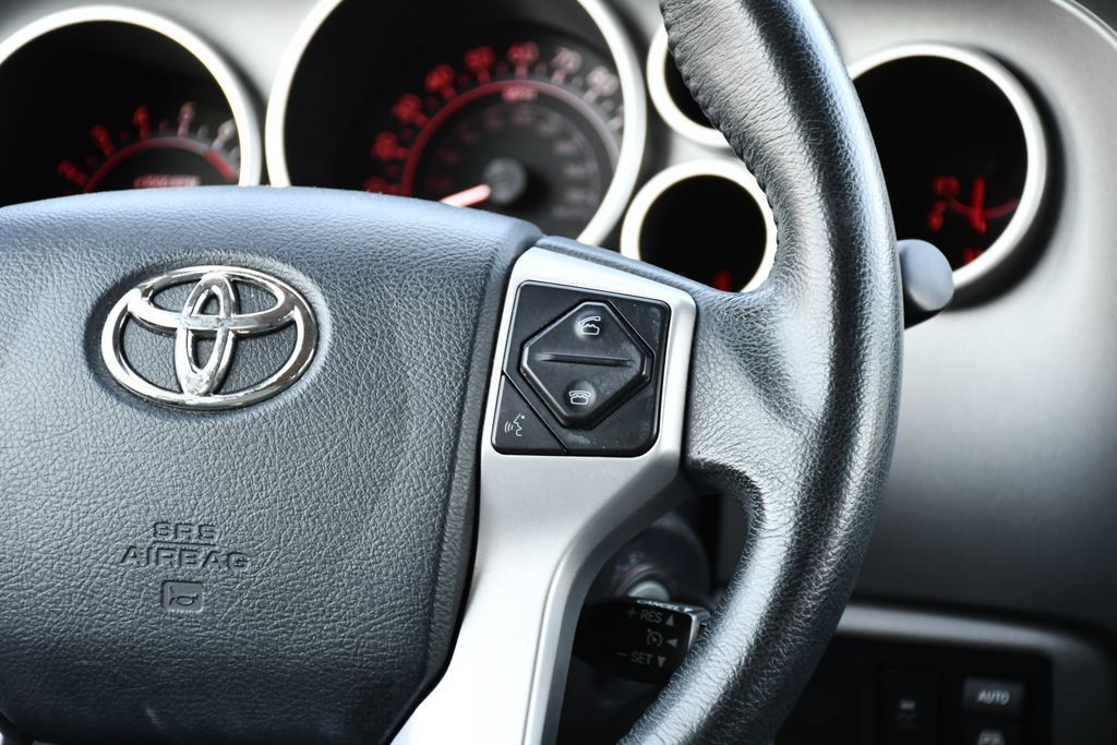Used 2016 Toyota Sequoia SR5 AWD/4WD image 27