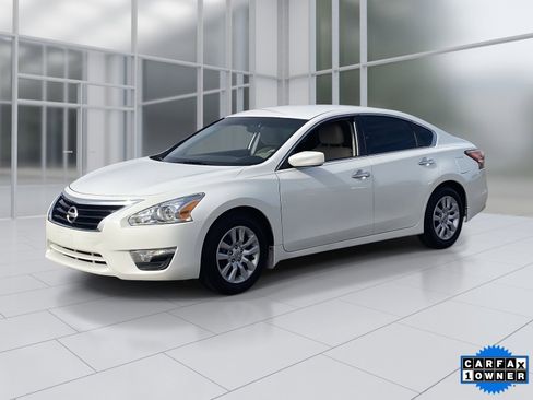 Used 2015 Nissan Altima 2.5 S w/ Power Driver Seat Package image 3