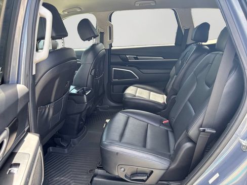 Used 2023 Kia Telluride S FWD image 15