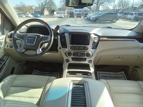 Used 2015 GMC Yukon XL Denali w/ Premium Package image 7