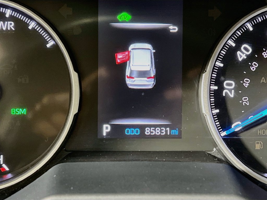 Certified 2021 Toyota RAV4 XLE Premium AWD/4WD image 11