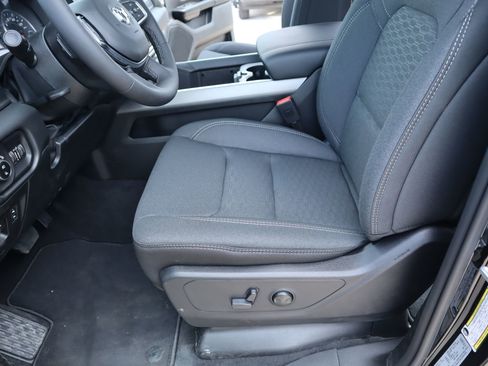 New 2026 RAM 1500 4x4 Crew Cab image 12