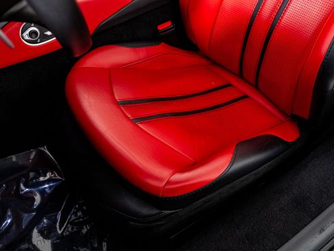 Used 2021 Aston Martin V8 Vantage Convertible image 29