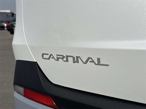 New 2026 Kia Carnival EX image 5