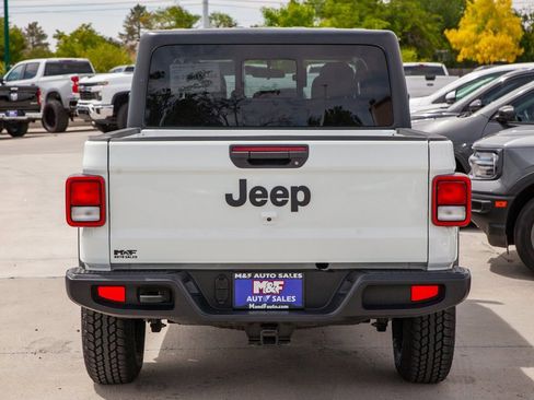 Used 2021 Jeep Gladiator Sport image 6