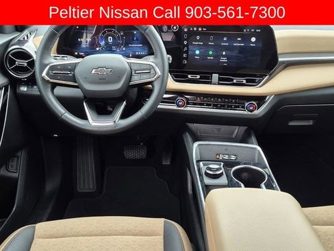 Used 2025 Chevrolet Equinox ACTIV w/ Safety and Technology Package FWD image 24