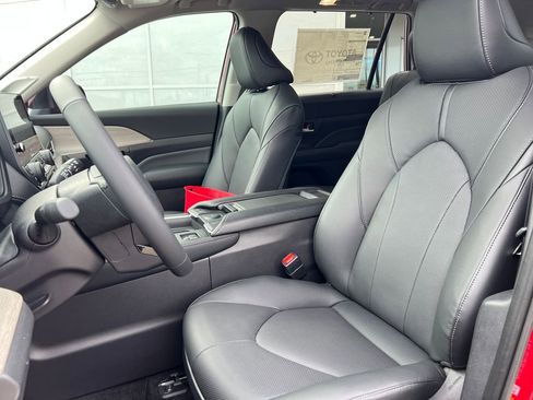 New 2026 Toyota Grand Highlander Limited image 19