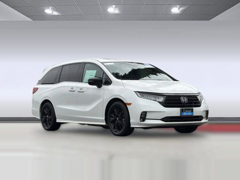 Certified 2023 Honda Odyssey Sport image 6