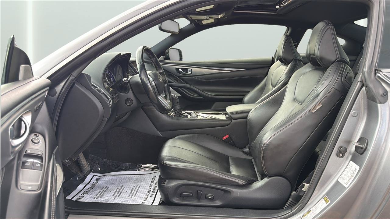 Used 2019 INFINITI Q60 3.0t Luxe w/ Essential Package AWD/4WD image 11