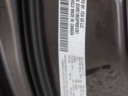 Used 2023 Chrysler Pacifica Touring-L FWD image 33