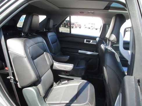 Used 2021 Ford Explorer Limited w/ Equipment Group 301A image 25