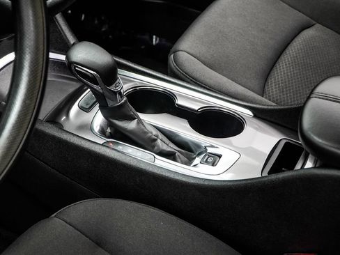 Used 2023 Chevrolet Malibu LT FWD image 19