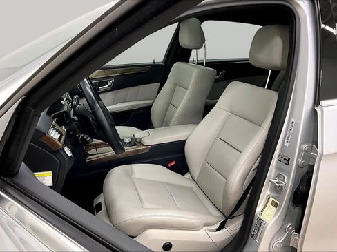 Used 2010 Mercedes-Benz E 350 Sedan image 7
