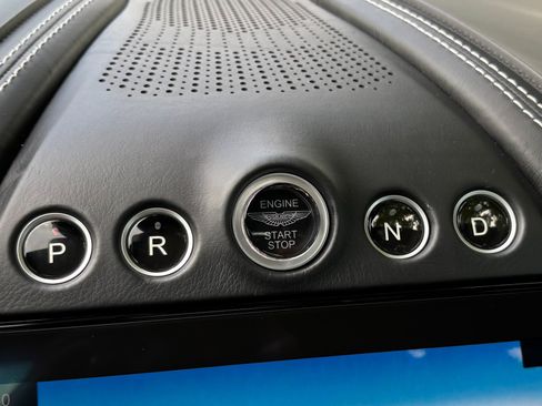 Used 2021 Aston Martin DBX AWD/4WD image 47