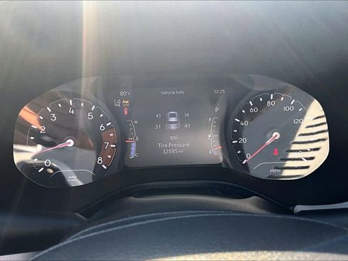 Used 2022 Jeep Compass Limited image 19