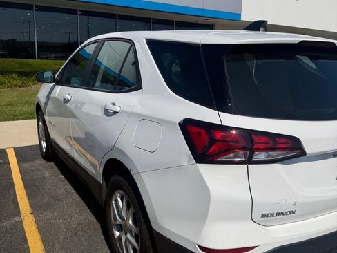 Used 2023 Chevrolet Equinox LS AWD/4WD image 10